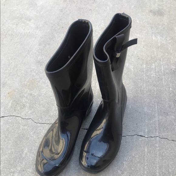 Black with Ribbon Rain Boots - Picture 1 of 3